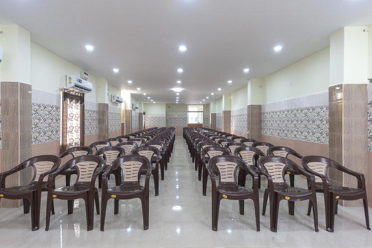 Oyo Hotel Sannidhi Residency Tirupati Exterior foto