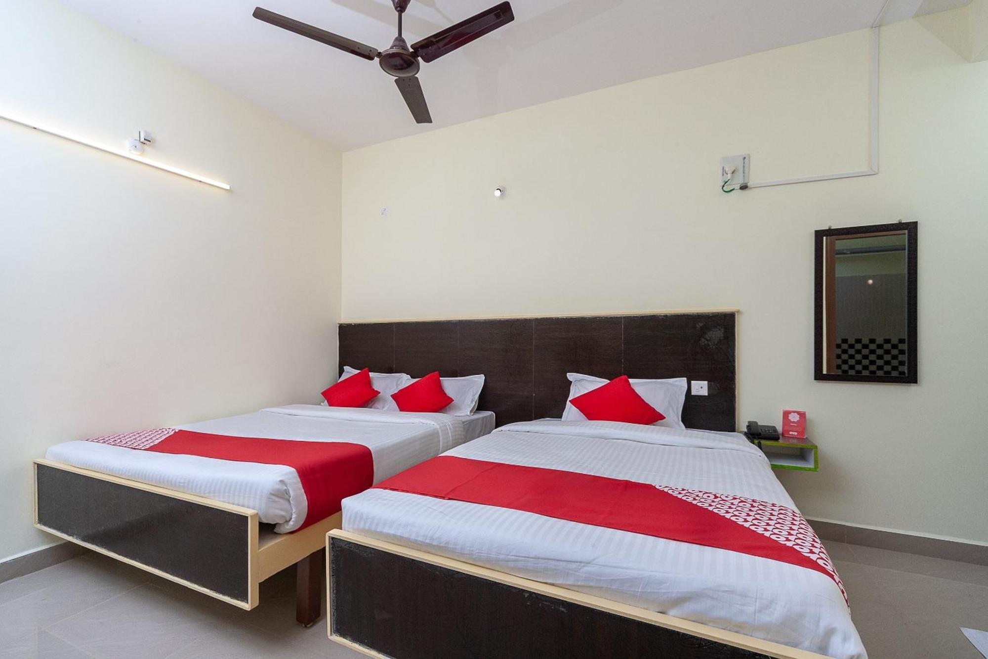 Oyo Hotel Sannidhi Residency Tirupati Exterior foto