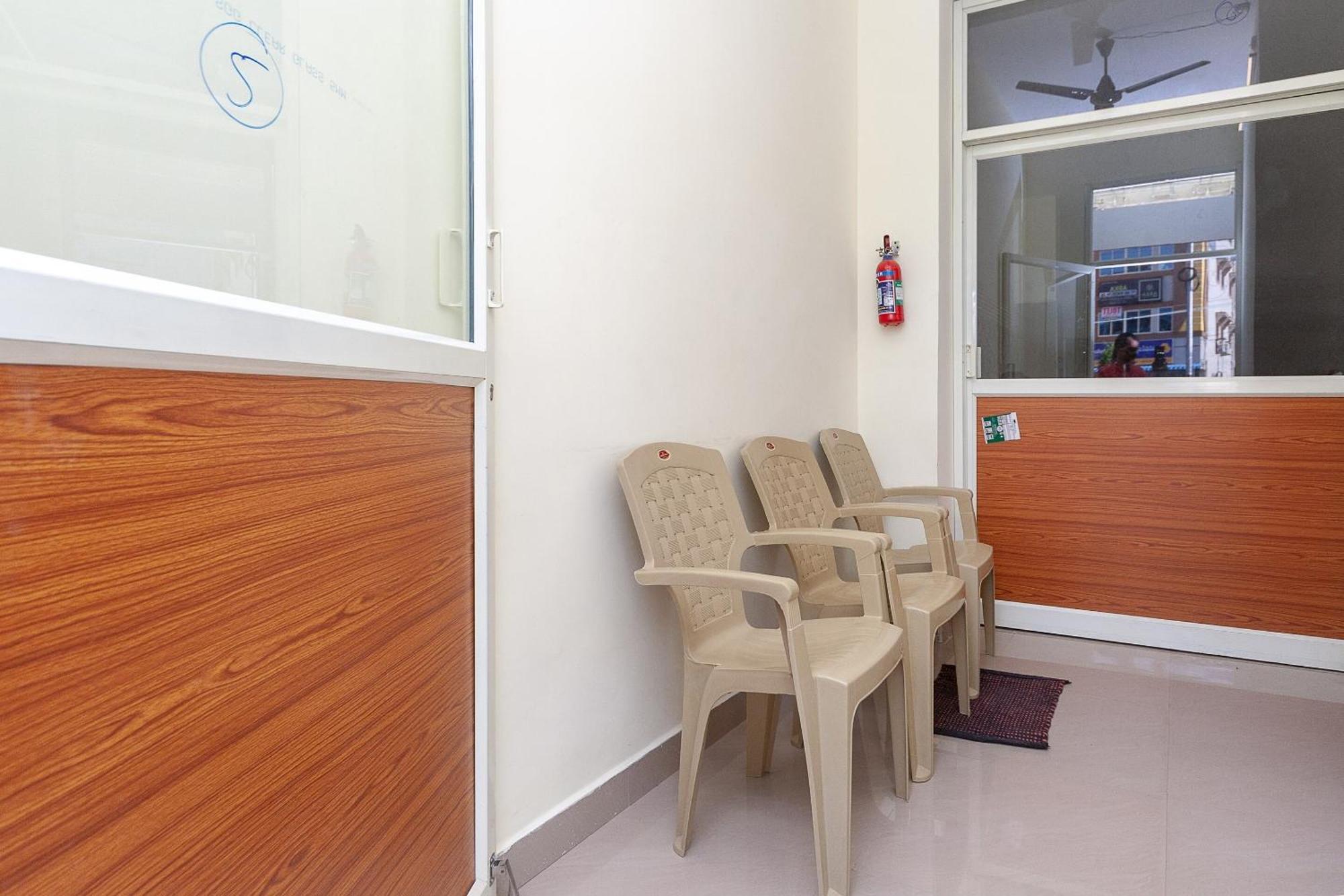 Oyo Hotel Sannidhi Residency Tirupati Exterior foto