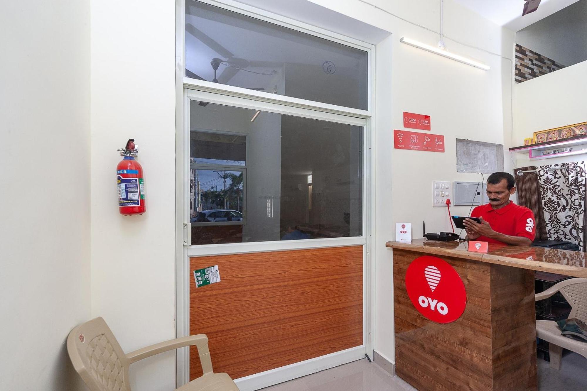 Oyo Hotel Sannidhi Residency Tirupati Exterior foto